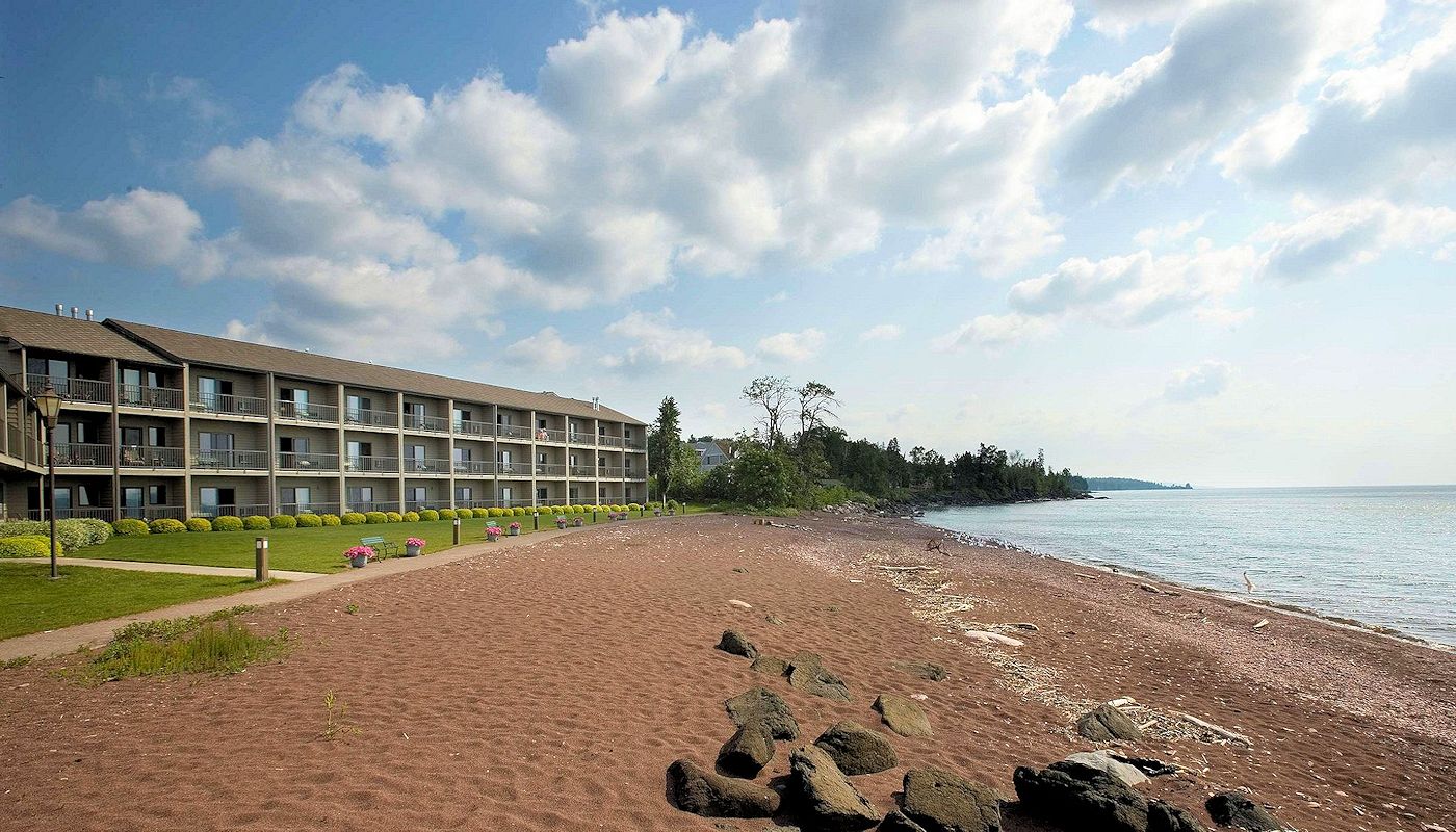 bw-superior-inn-exterior02-1400×800 Beautiful North Shore Views - Best Western Grand Marais