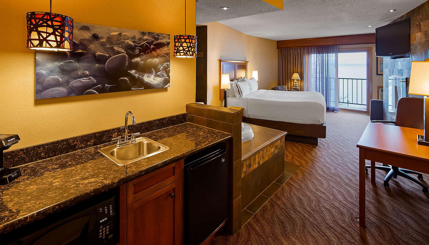 Renewal Steam Suite - Best Western Plus Superior Inn Grand Marais