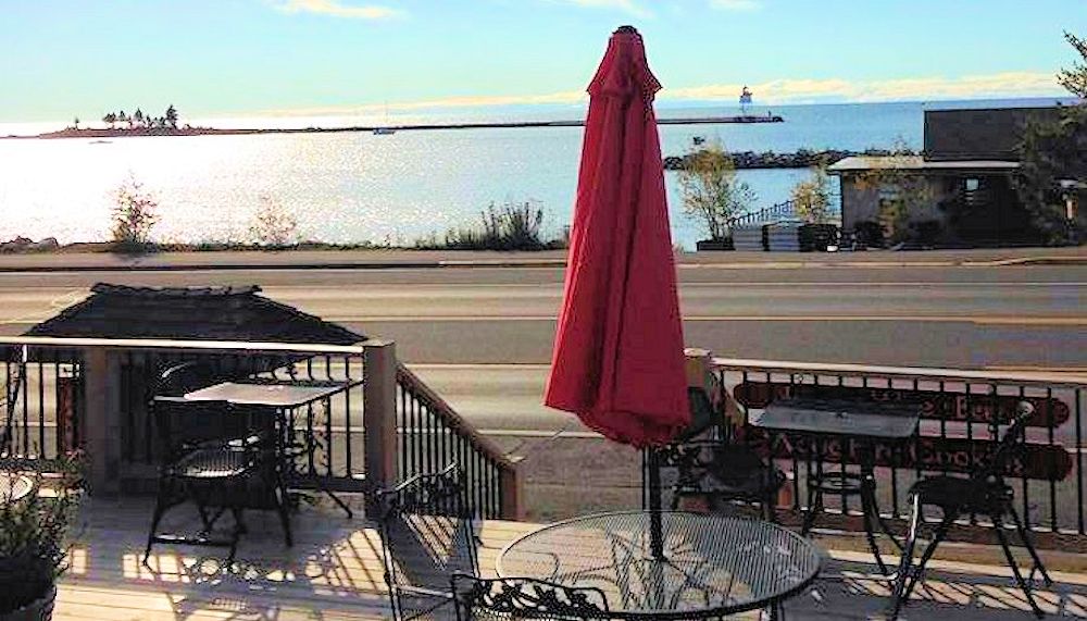 HarbHarbor House Grille - Grand Marais MN Dining