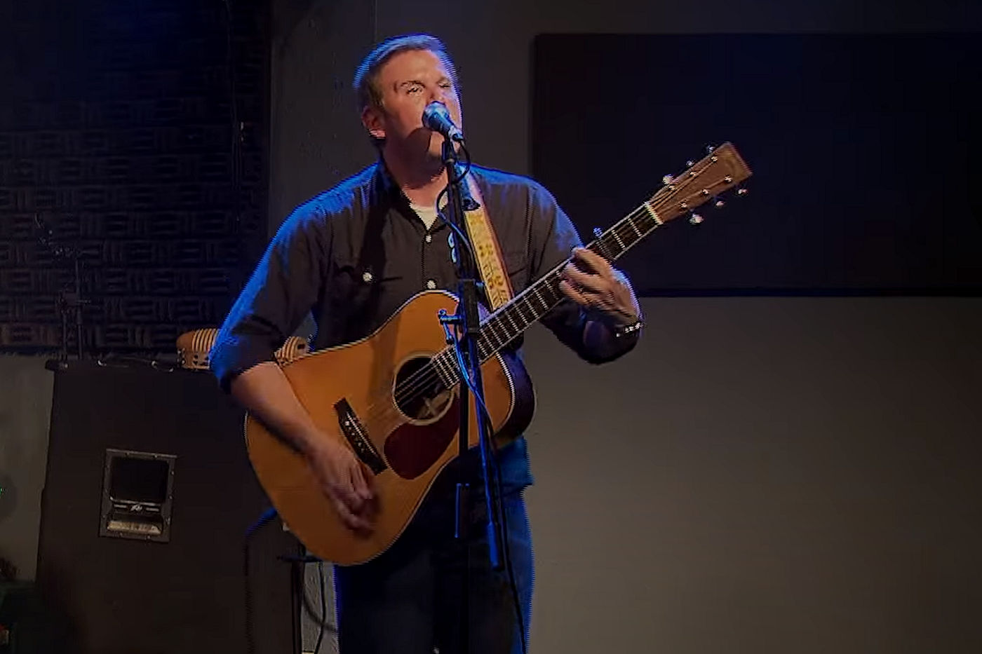 Eric Frost live music each Tuesday 4:30-6:30p at North Shore Winery in Lutzen, MN - Best Western Plus Superior Inn Grand Marais North Shore Event Calendar