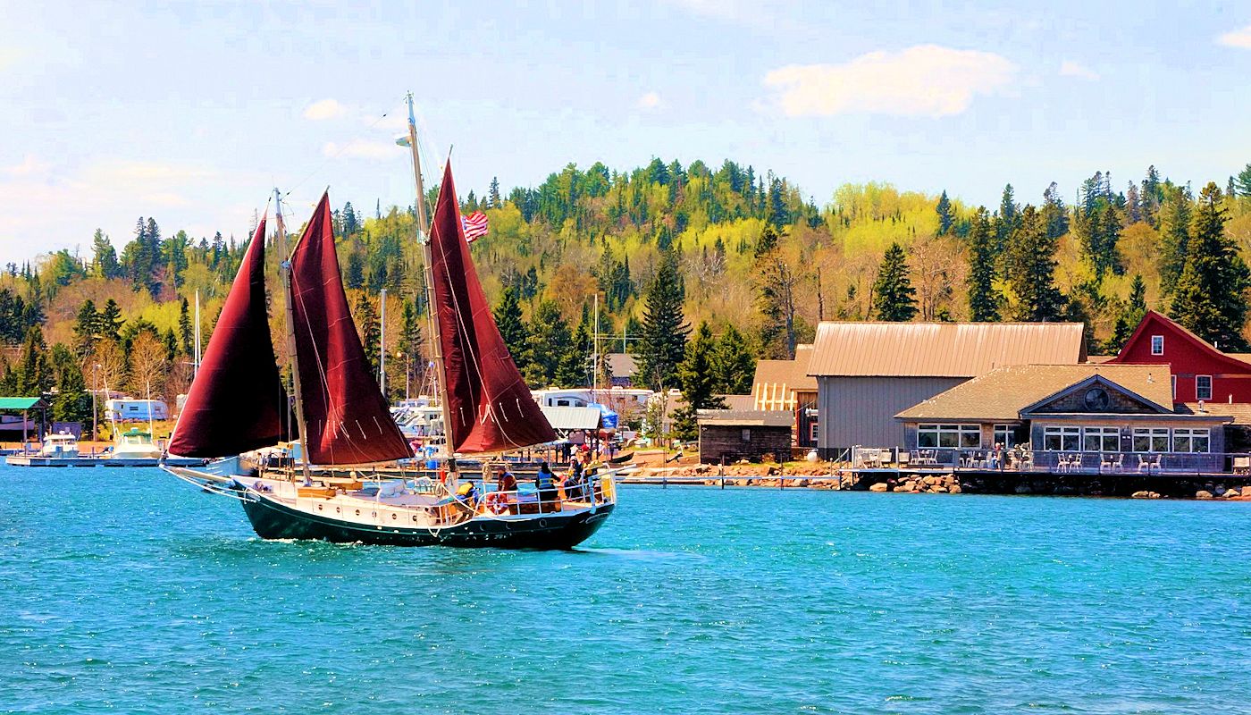 ships-on-the-lake-1400×800 Grand Marais Minnesota Local Guide & Things to Do - from the Best Western Superior Inn