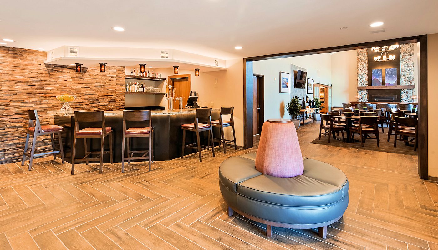 The Cove Bar & Bistro – Best Western Plus Superior Inn Grand Marais Cove Bar & Bistro - Superior Inn Grand Marais